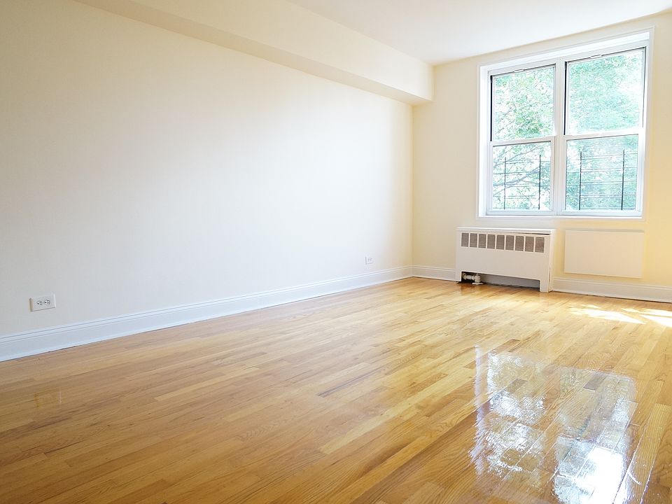 2nd image of 3539 Decatur Ave APT 706