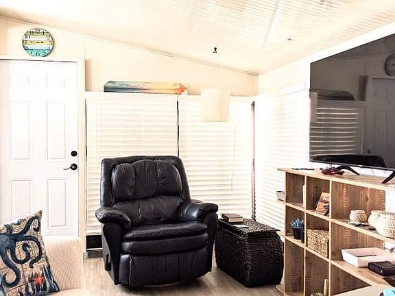 TV room towards main door