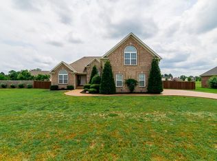 111 Stonefield Dr, Mount Juliet, TN 37122