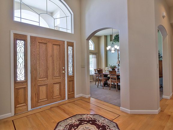 5th image of 800 Meadow Ct