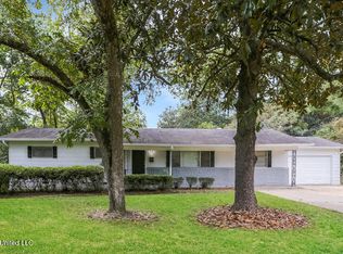 811 Fairfax Cir, Jackson, MS 39211