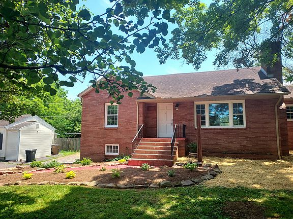 3rd image of 3324 Fairmont Blvd
