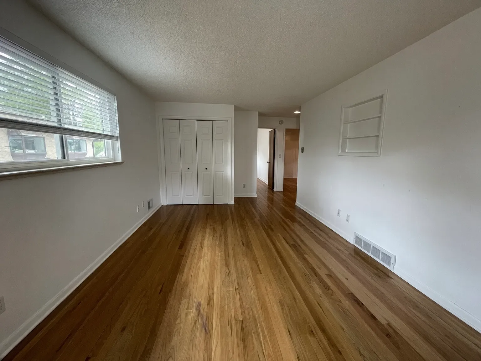2 bed, 825 sqft, $1,759 — Photo 3