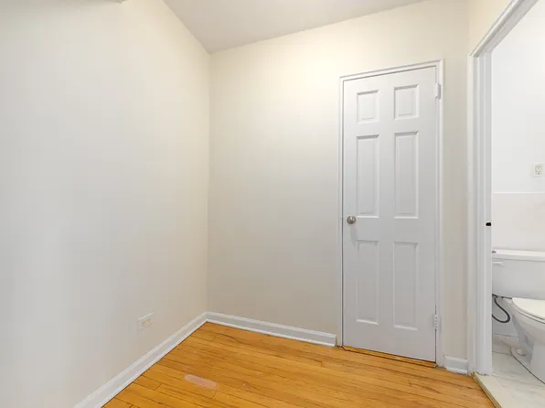 5570 Netherland Avenue 4D image 4 of 5