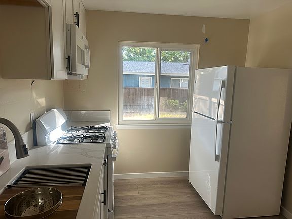 3rd image of 845 Sequoyah Ave #D