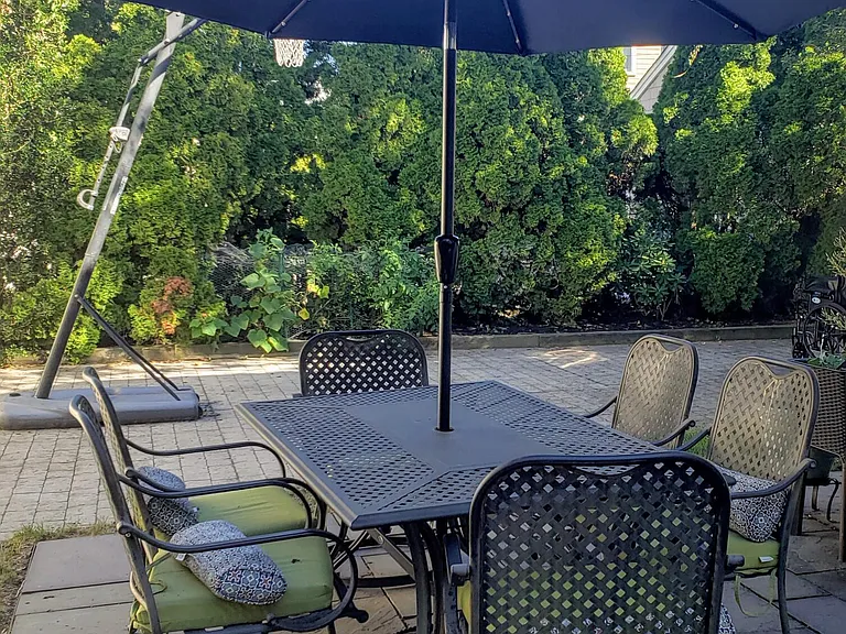 407 Chicago Blvd — Photo 30