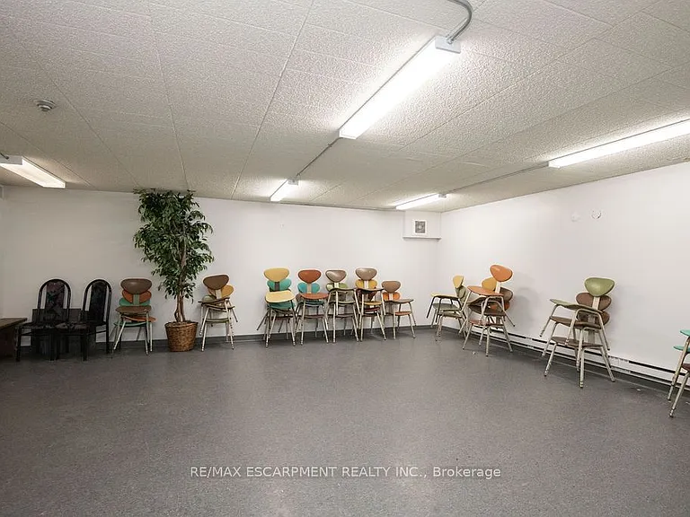 71 Vanier Dr #110 — Photo 32