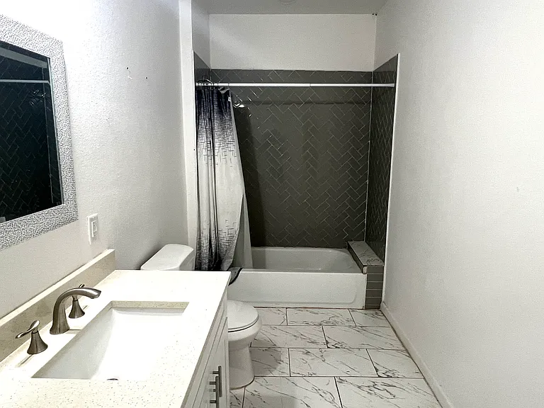 410 S Vaden St #B — Photo 6