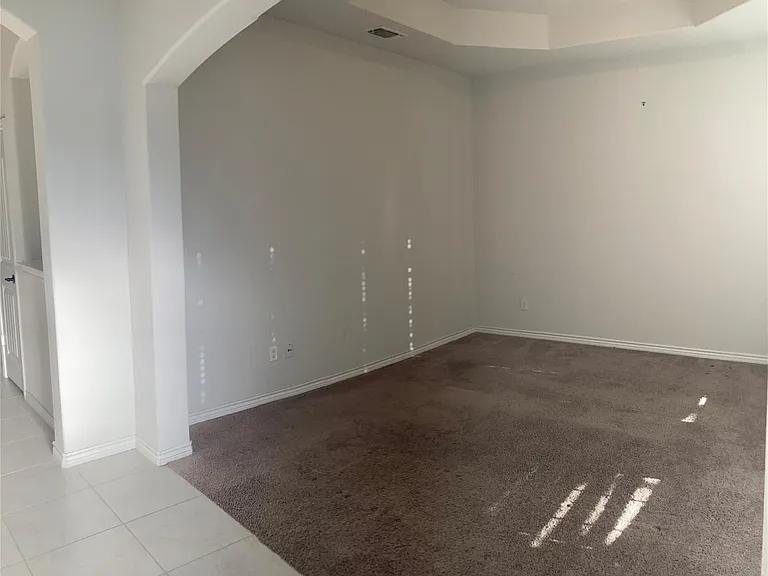 1566 Country Crest Dr — Photo 3