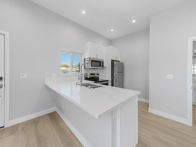 6048 Estelle St — Photo 7