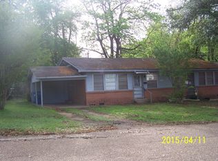 208 N Carolina St #B, Troup, TX 75789