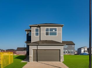 157 SW Wolf Hollow Dr SE, Calgary, AB T2X4M8