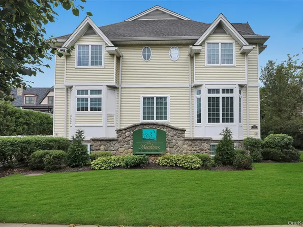 106 Morris Avenue #8, Rockville Centre, NY 11570