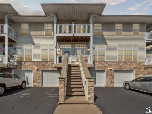 216 Beachwalk Trl, Luna Pier, MI 48157