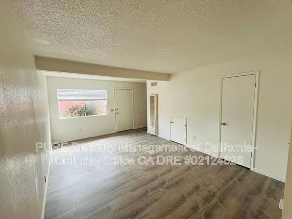 370 El Rio Ct APT F, Ukiah, CA 95482
