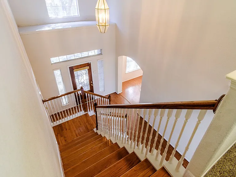 2918 Five Oaks Dr — Photo 26