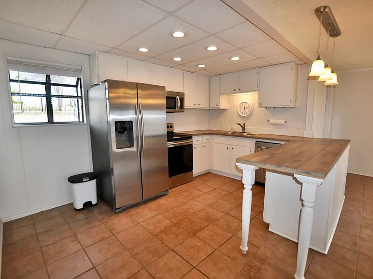 1937 E Lake Dr — Photo 13