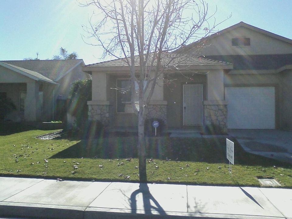 1st image of 43573 Savannah Way