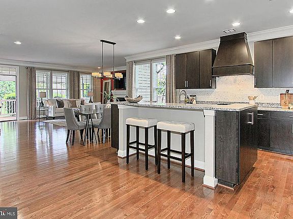 4th image of 42299 Winter Haven Dr