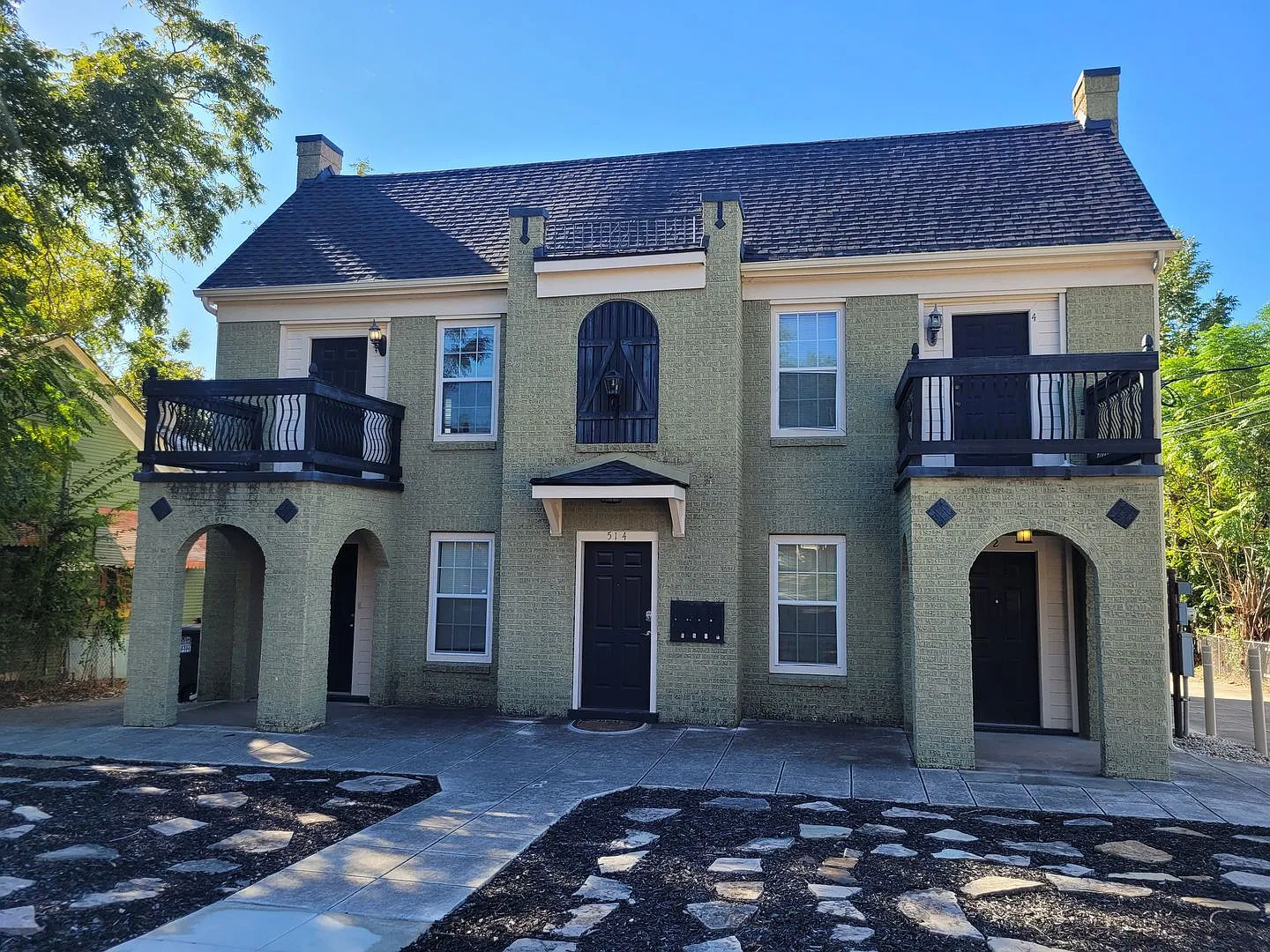 Beautiful Historic Condo in Alta Vista! — Photo 2