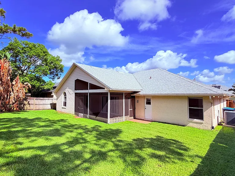 12424 Wilcox Ct — Photo 39