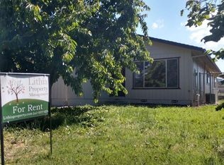 1029 Arana Dr #A, Phoenix, OR 97535