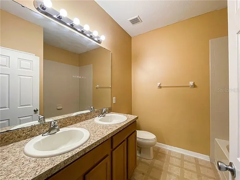 9046 Shepton St — Photo 5