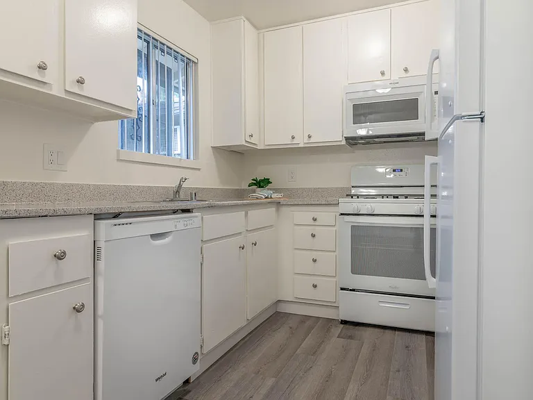 Riverstone Apartments — Photo 12
