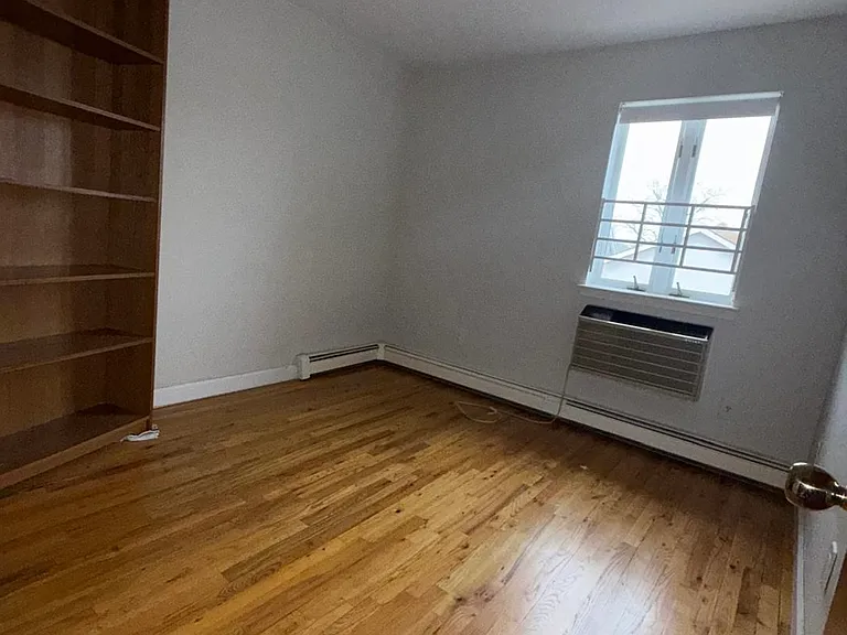 2655 E 21st St #3 — Photo 14