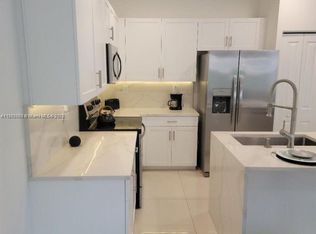 796 NE 208th Ter #796, Miami, FL 33179