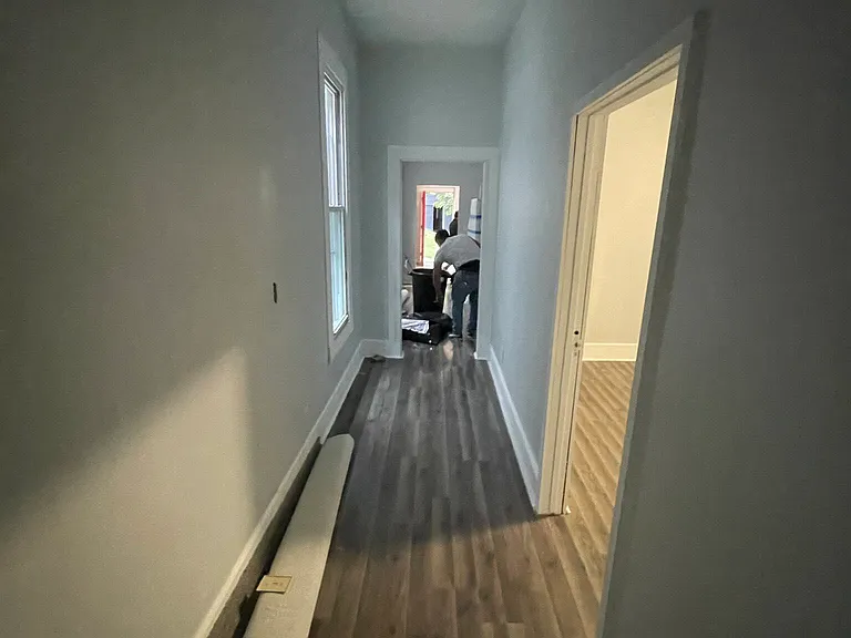 1110 Edgar St — Photo 3