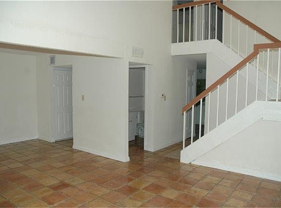 3rd image of 10355 Huntington Place Dr
