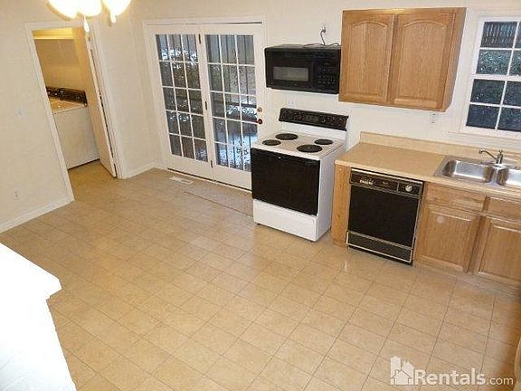2nd image of 2431 Westwood Ave