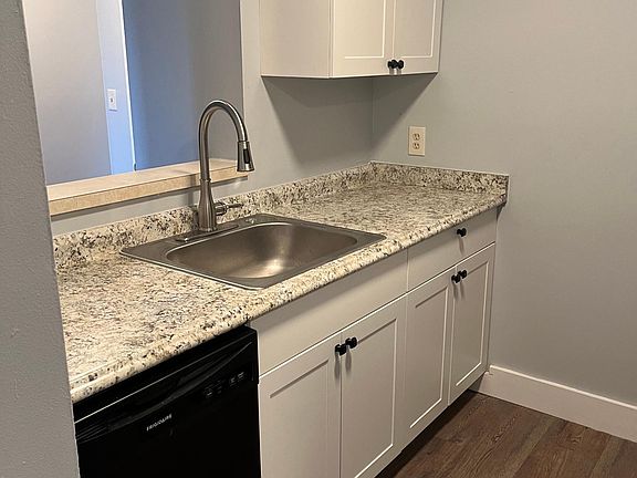 2nd image of 1261 Parkway Ave #12