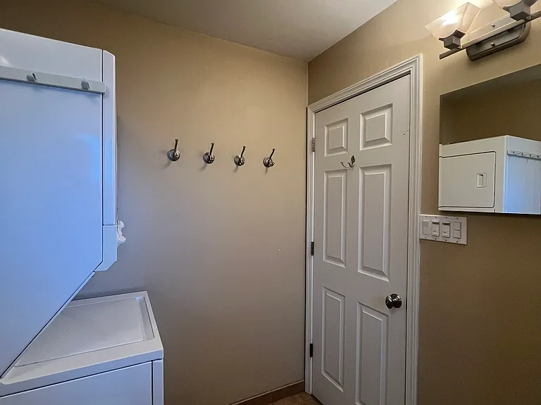 3380 Janet Dr — Photo 17