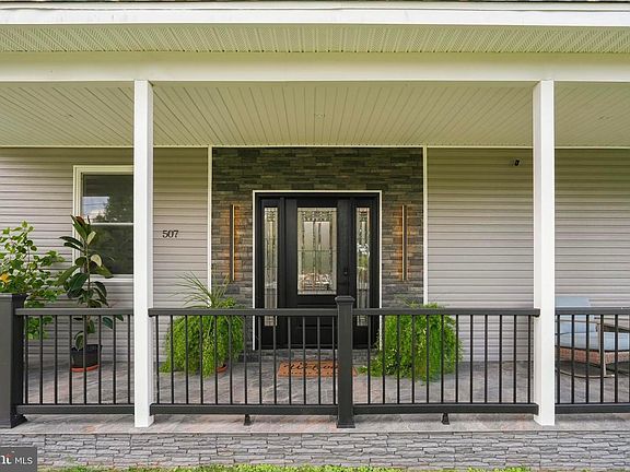 3rd image of 507 Somers Ave