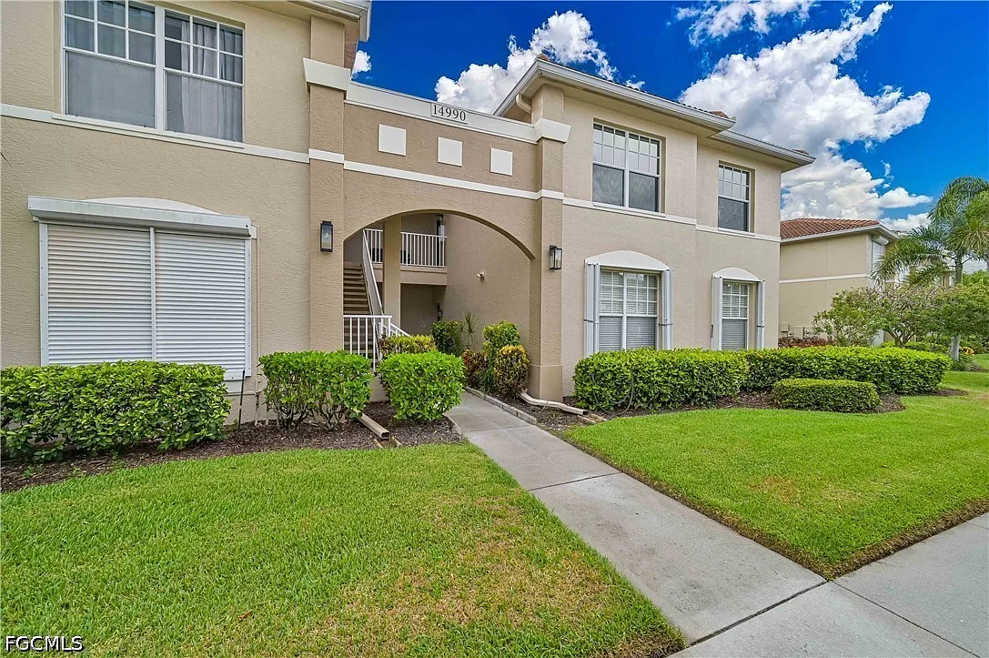3 bed, 2.0 bath, 1387 sqft, $1,950 — Photo 2