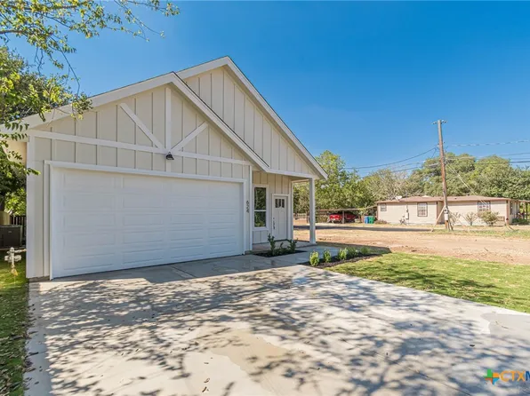624 Stratton Ave, Seguin, TX 78155