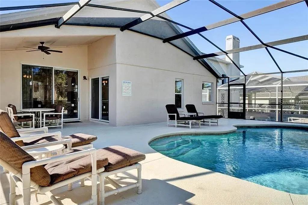 4 bed, 2045 sqft, $2,750 — Photo 2