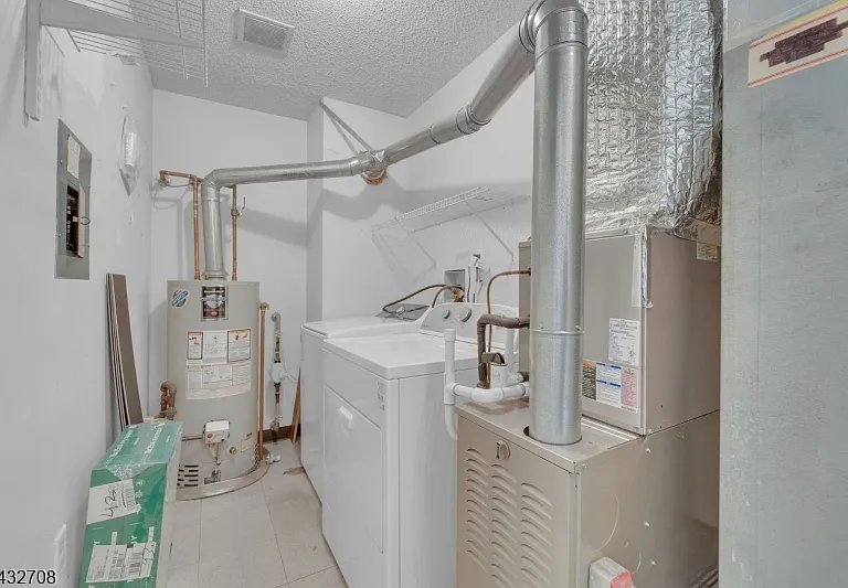 93 Caitlin Ct — Photo 16