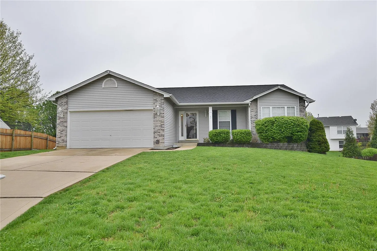 47 Lands End Ct photo 1