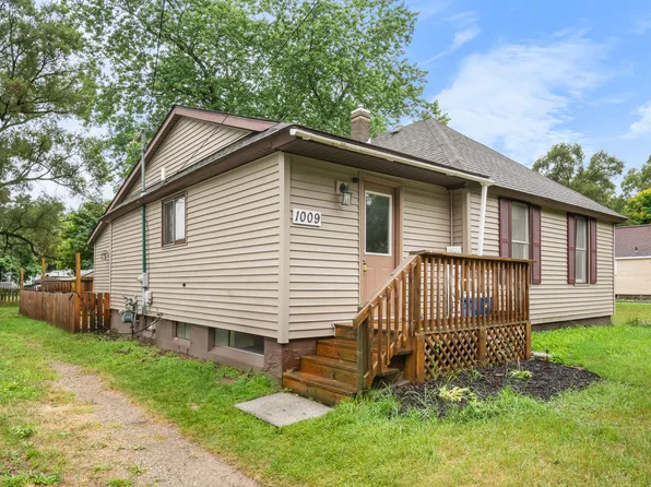 1009 Robert St, Mount Pleasant, MI 48858