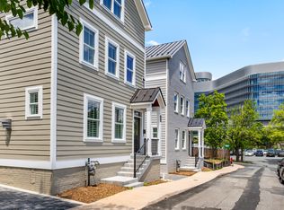 302 10th St SW, Charlottesville, VA 22903