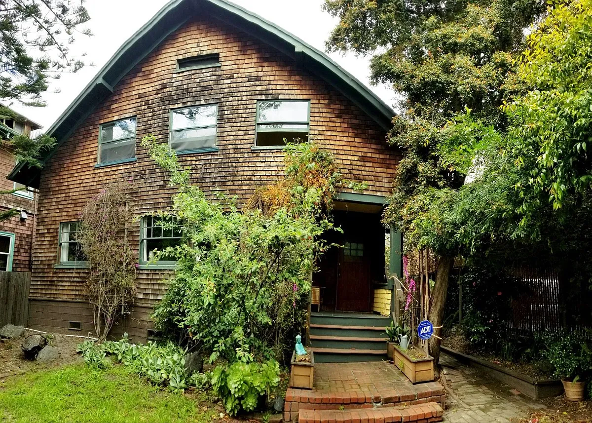Building Photo - 2319 Woolsey St #B