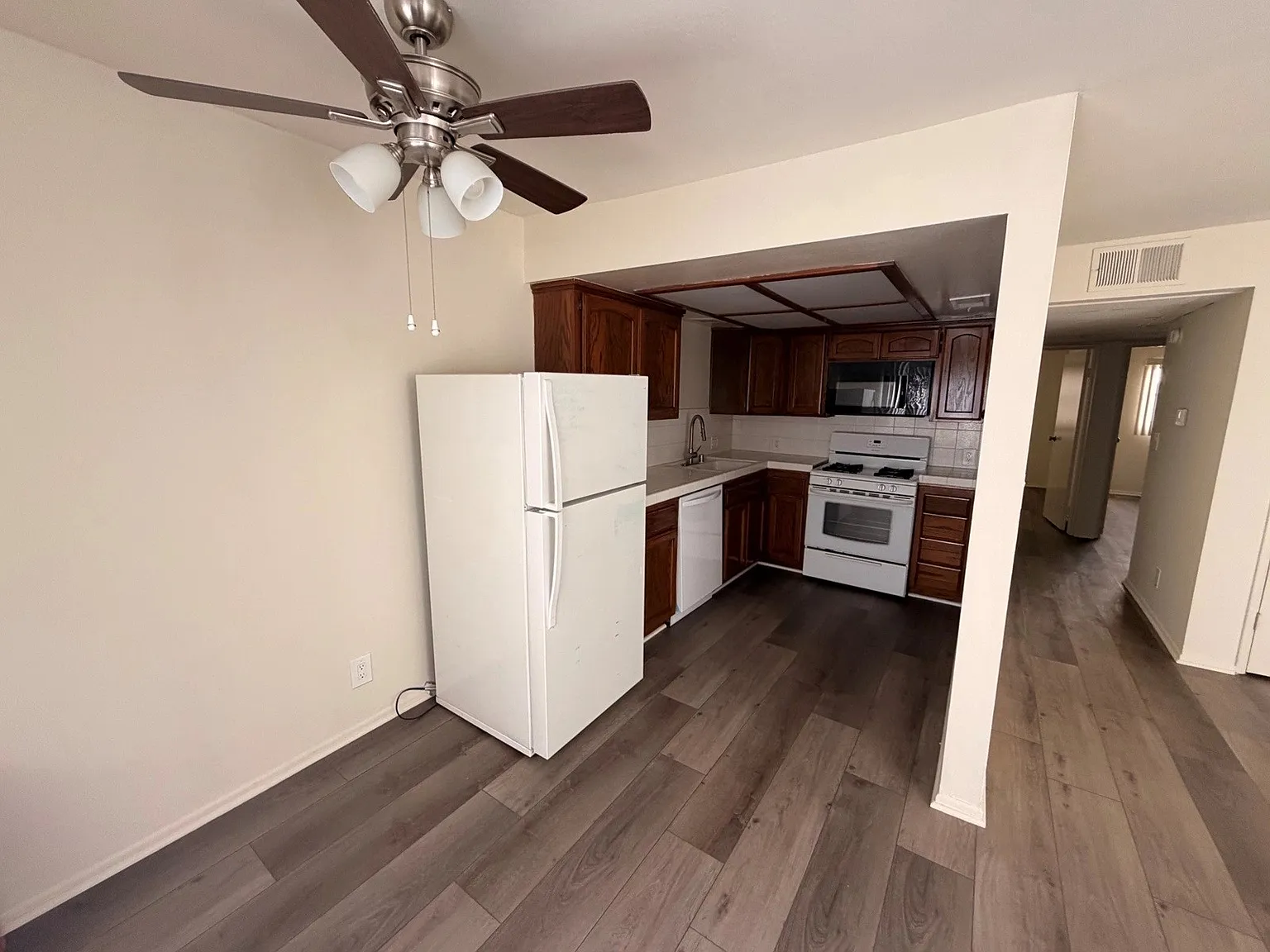 2 bed, 1.5 bath, $2,295 — Photo 2