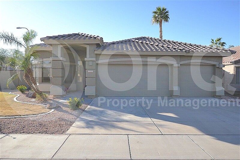 1st image of 609 W Redwood Dr