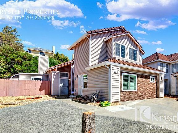2nd image of 823 Knights Cir