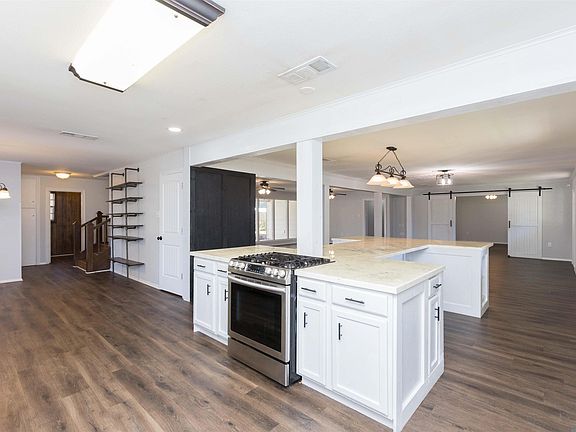 5th image of 5427 Bennington Ave