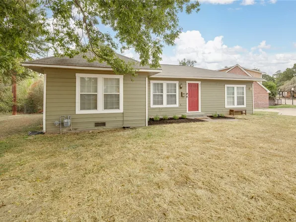 4311 Old College Rd, Bryan, TX 77801