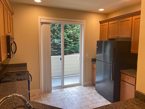 5th image of 23620 SE 48th St